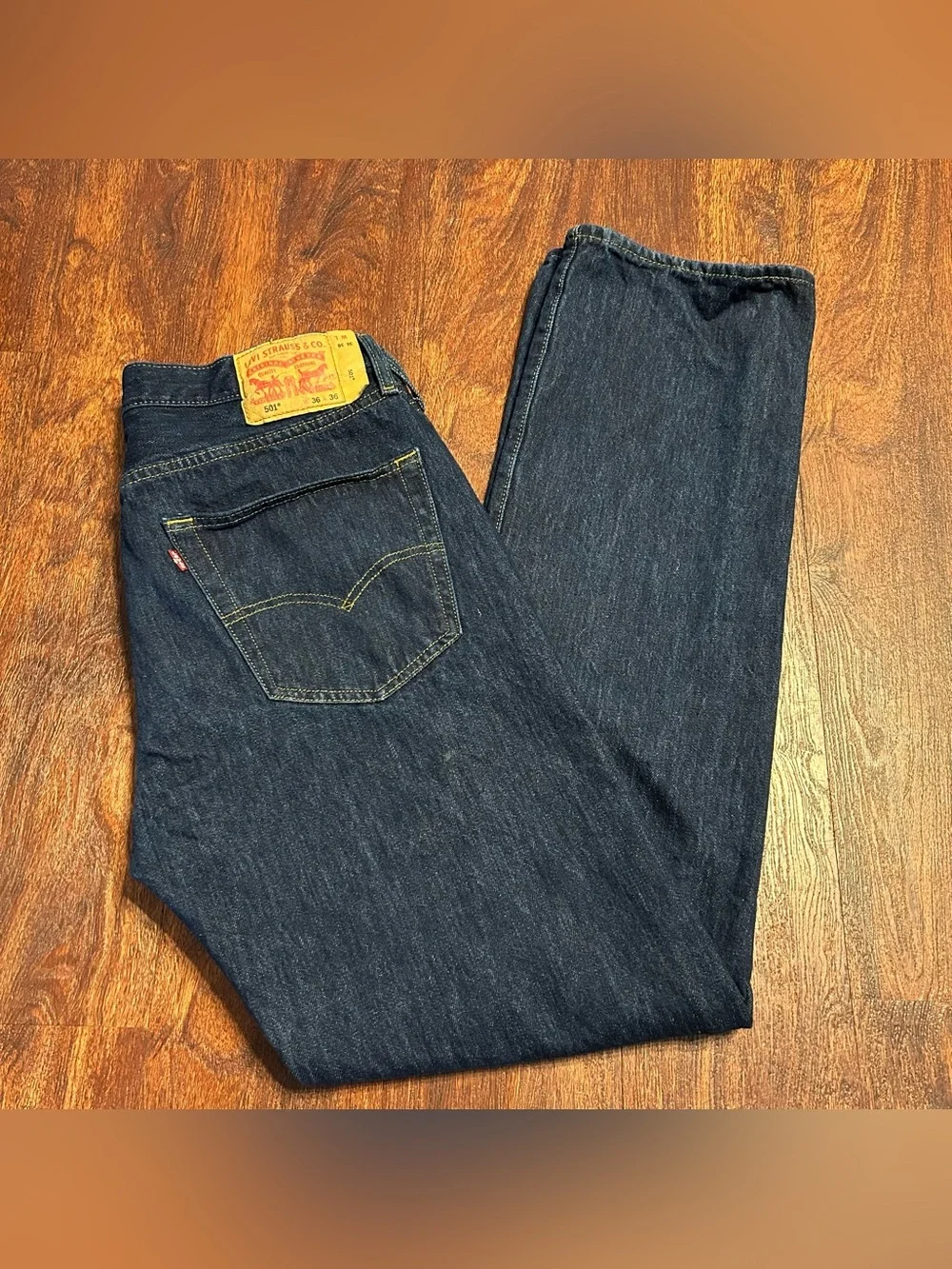 Men’s Levi’s 501 button fly straight cut denim jeans
